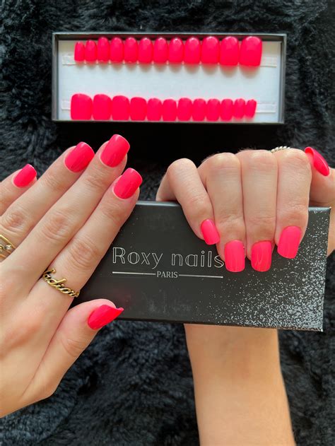 Star Roxy Nails